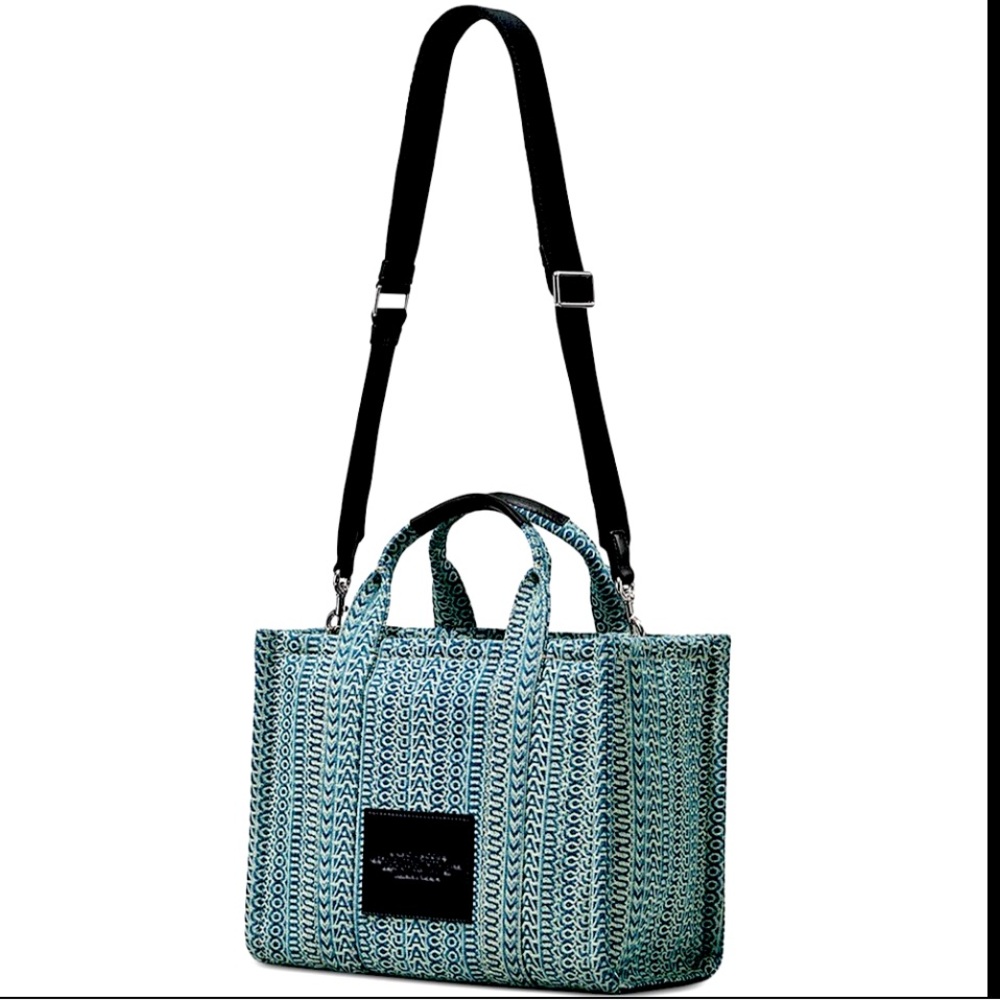 NWT MARC JACOBS The Monogram Washed Denim Medium Tote Bag🥰